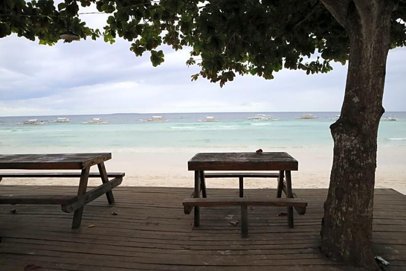 Dubay Panglao Beachfront Resort Libaong Bagian luar foto